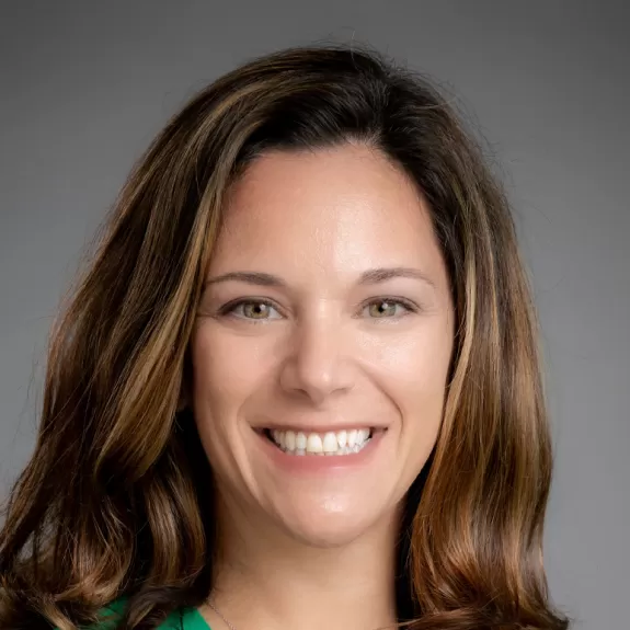 Kelly Therrien Headshot